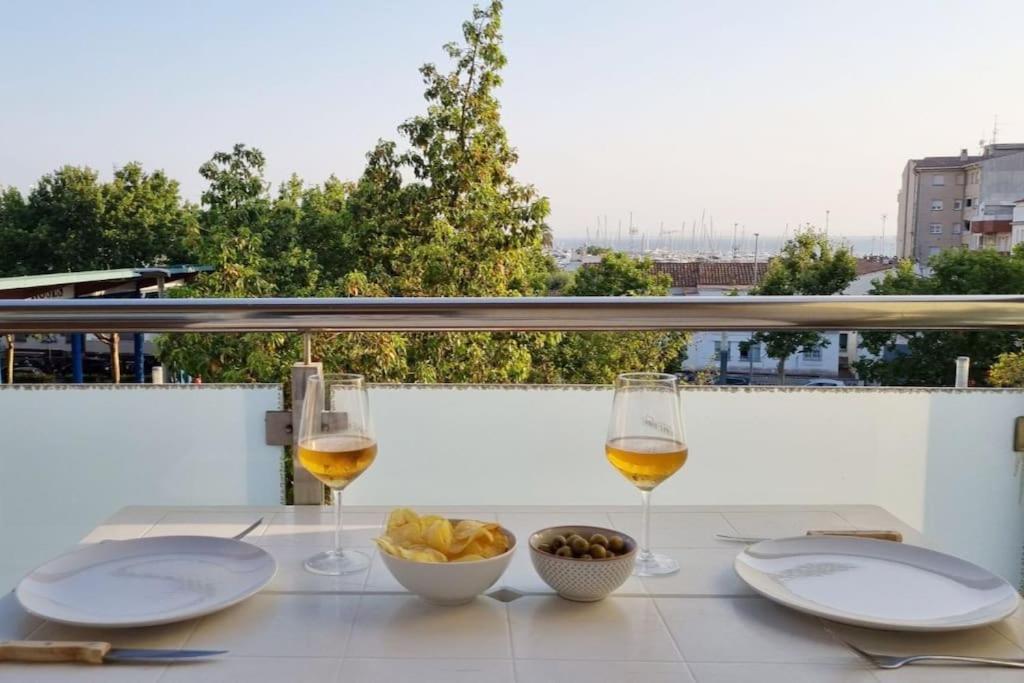 Piso En El Centro Con Vistas Al Mar Y Balcon Lejlighed Roses Eksteriør billede