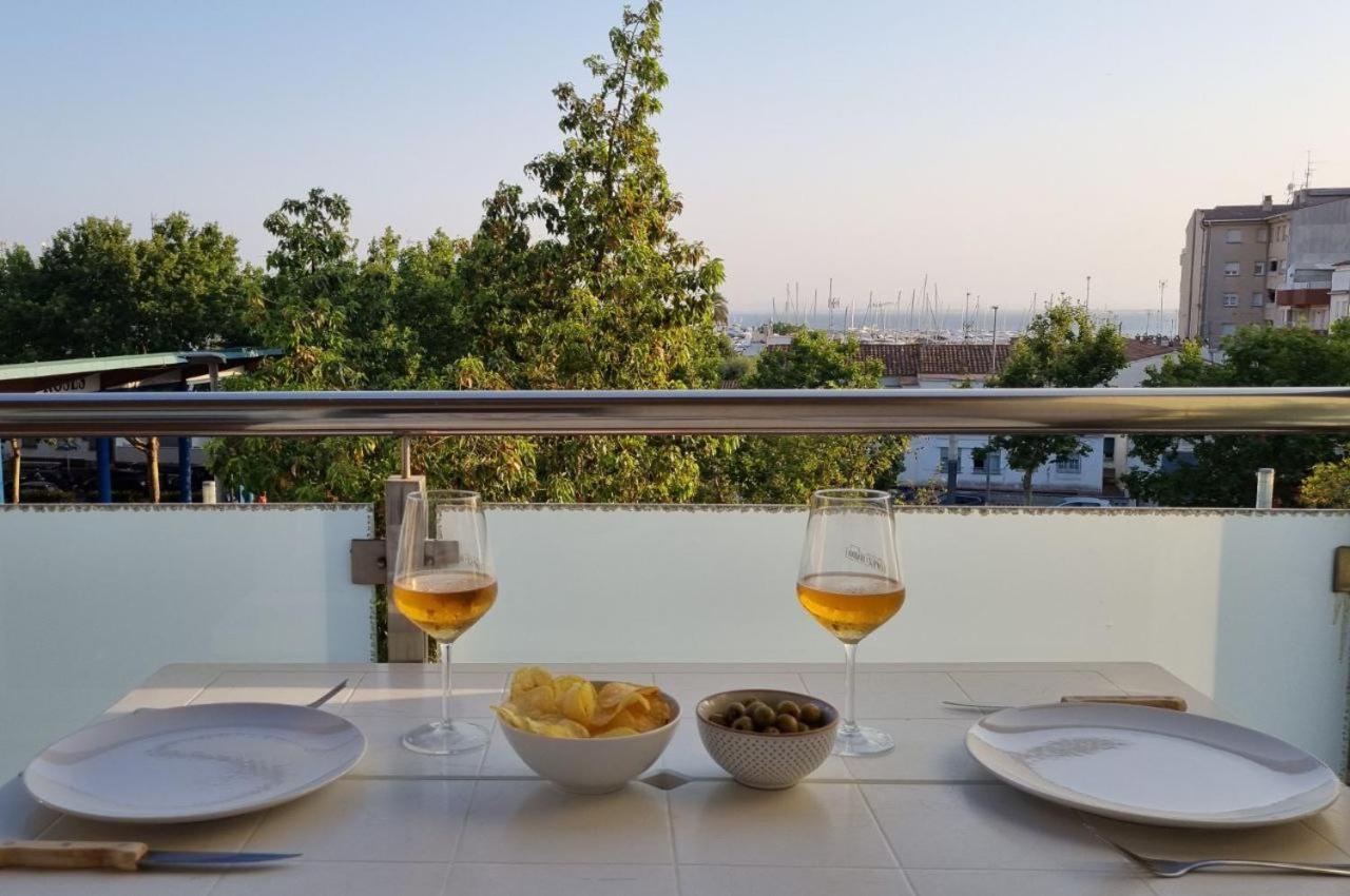 Piso En El Centro Con Vistas Al Mar Y Balcon Lejlighed Roses Eksteriør billede