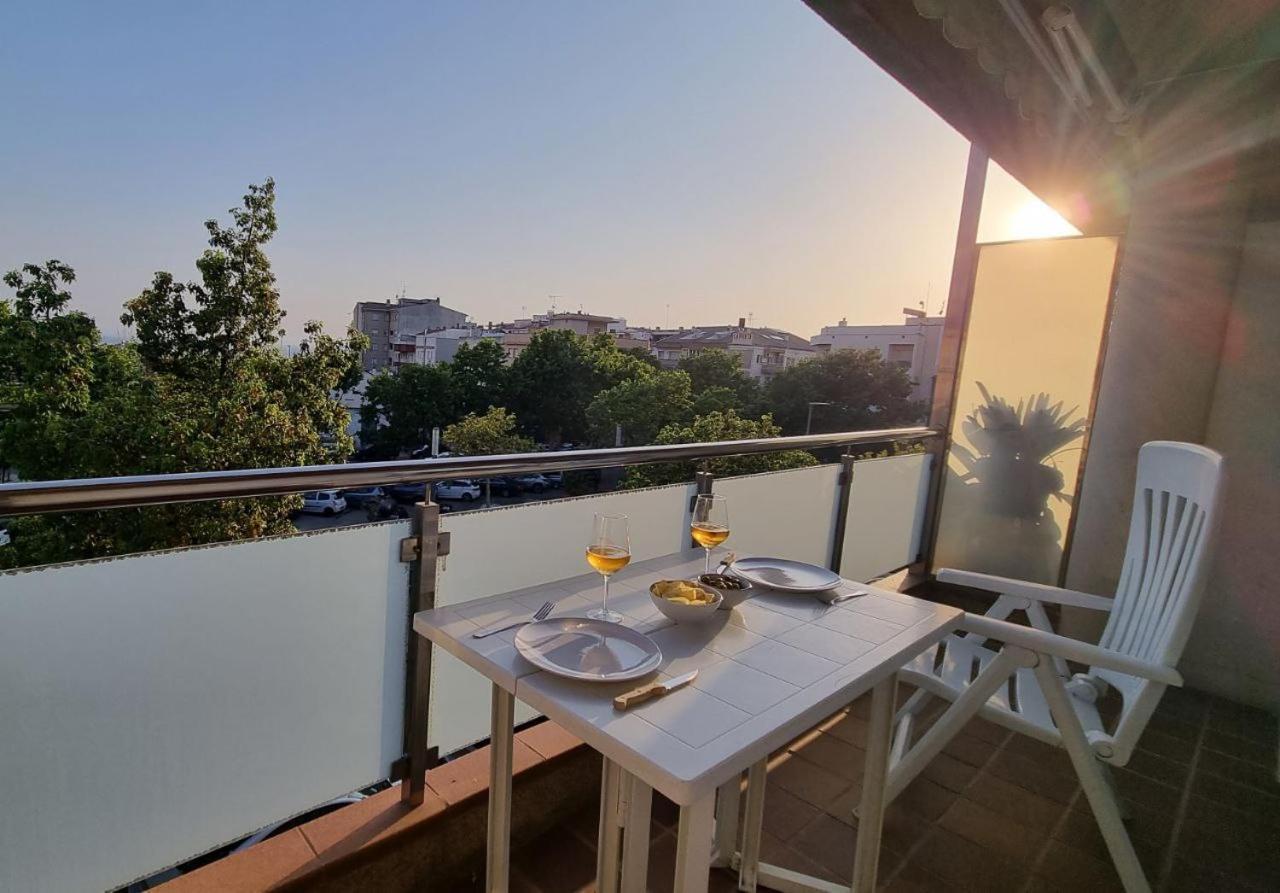 Piso En El Centro Con Vistas Al Mar Y Balcon Lejlighed Roses Eksteriør billede